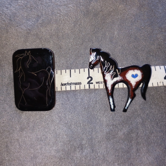 Bundle Enamel Horse Pins - Picture 6 of 7